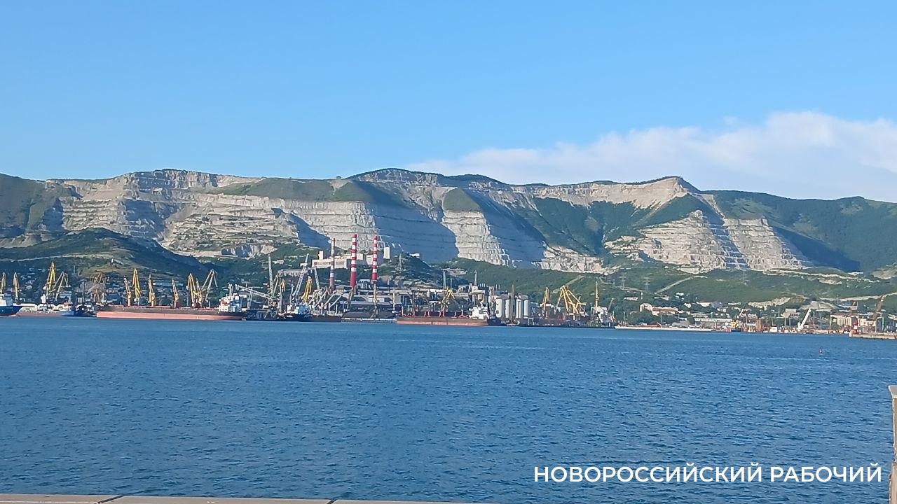 Скидки на нефть в порту Новороссийска выросли из-за рисков в Черном море