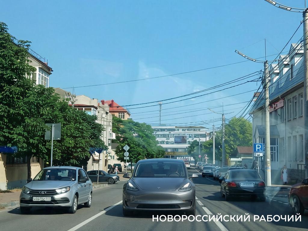 Жители Новороссийска предпочитают не хвастаться электромобилями на фоне бензинового кризиса