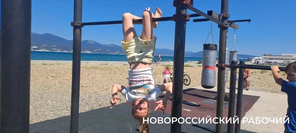 В Новороссийске народный спортзал у моря помогает дружить, не болеть и быть в прекрасной форме