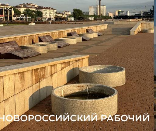Странные «кольца-урны» уберут с набережной Новороссийска