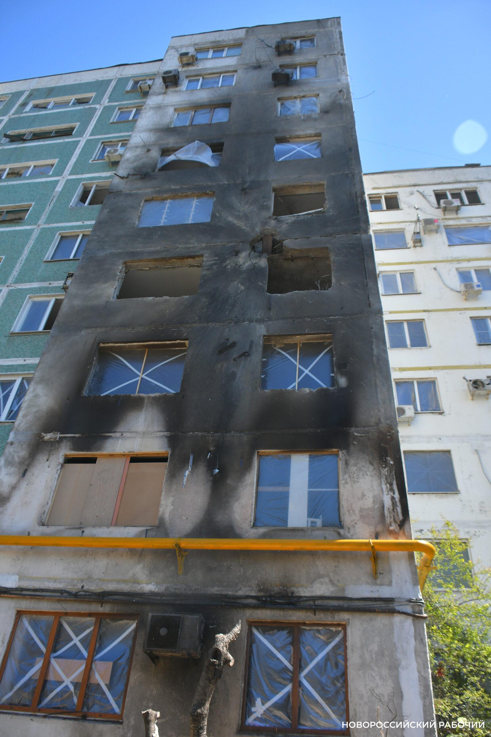 «Вышла попить и тут – взрыв». В Новороссийске в одну 9-этажку попали два БПЛА