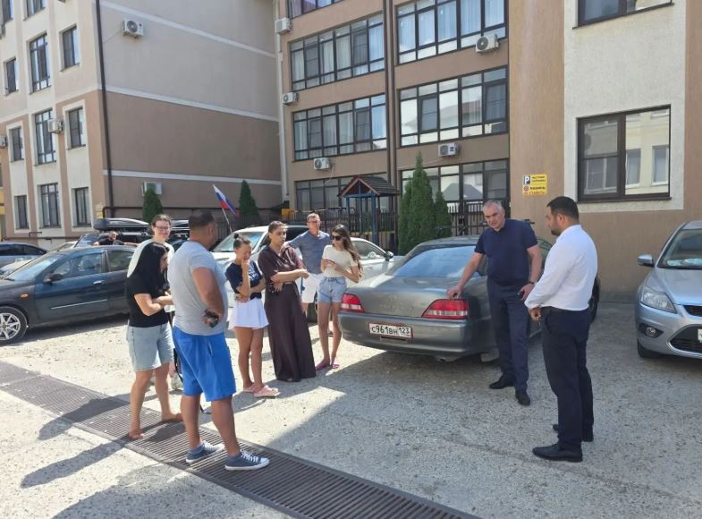 Новороссийцы второй день без света из-за аварии на частной линии