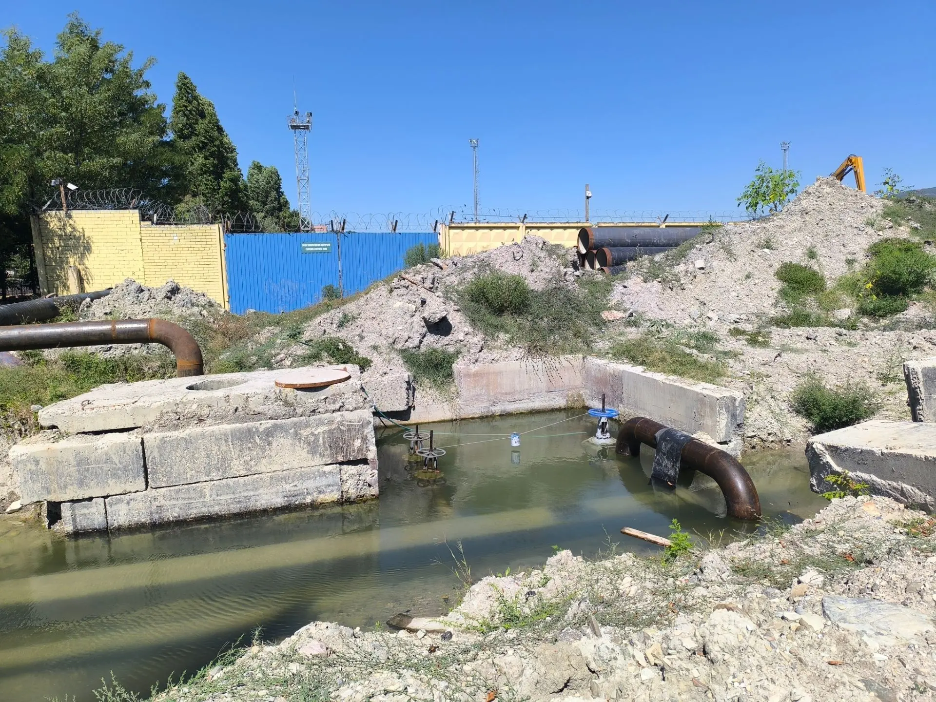 Рисковать жизнями и здоровьем новороссийцам из-за реконструкции водопровода придется до начала сентября