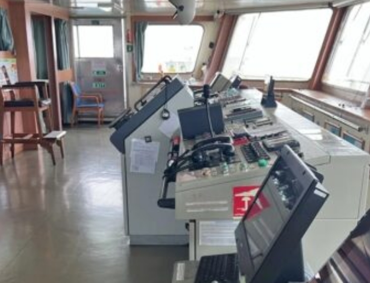 На брошенном танкере с 9 моряками из Новороссийска рядовой состав вышел из-под контроля
