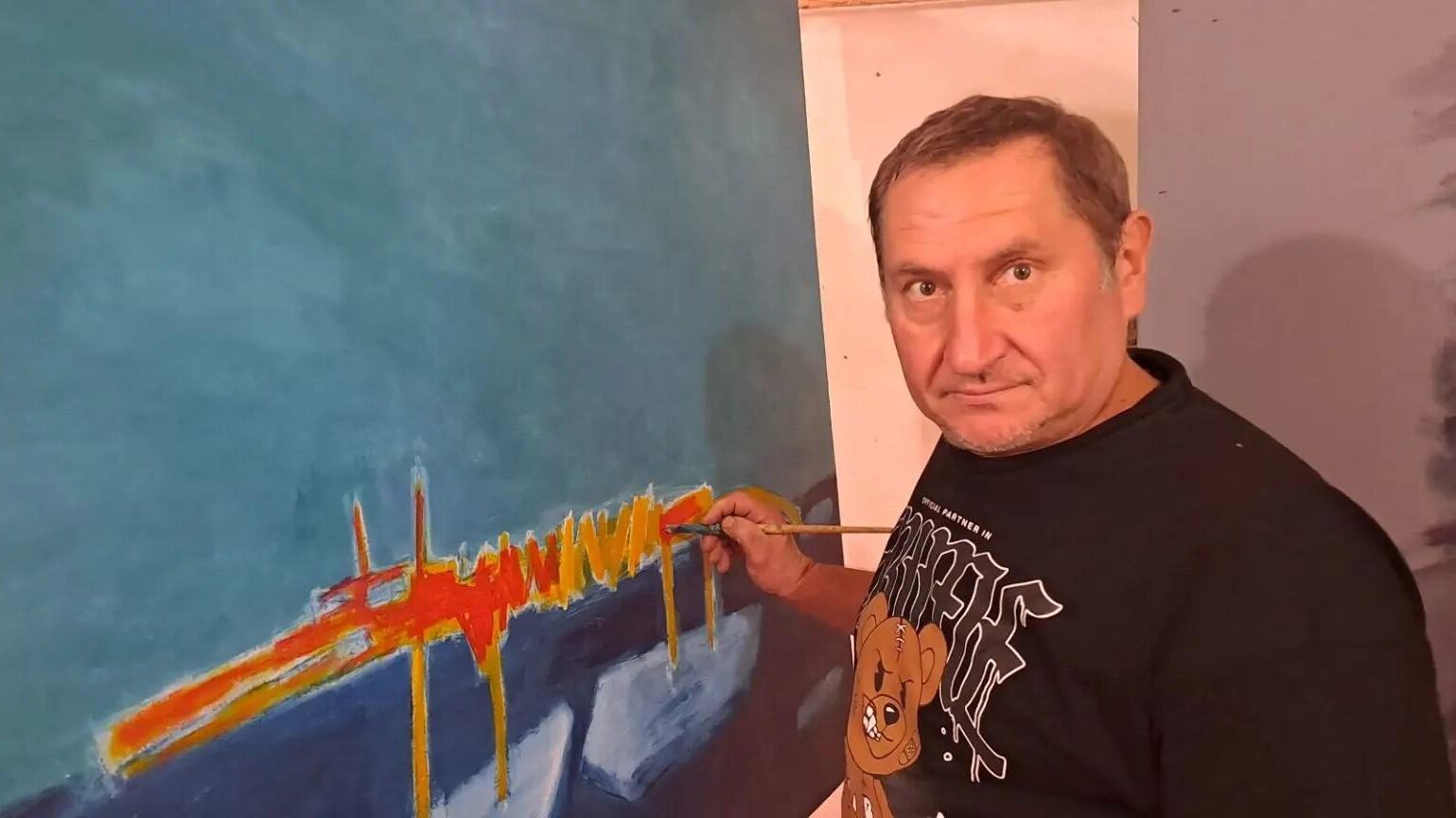 Новороссийский художник с питерским характером считает, что его картины лучше не объяснять