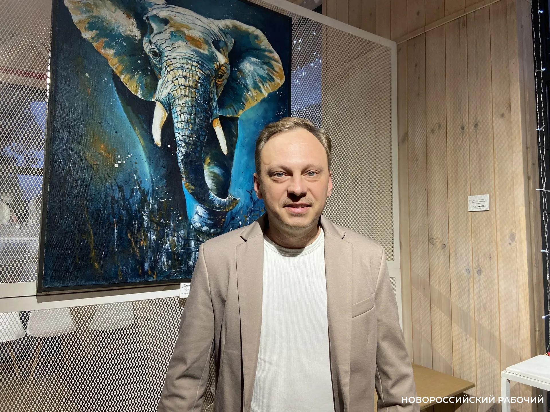 Новороссийский кавээнщик стал писать картины «со смыслом»