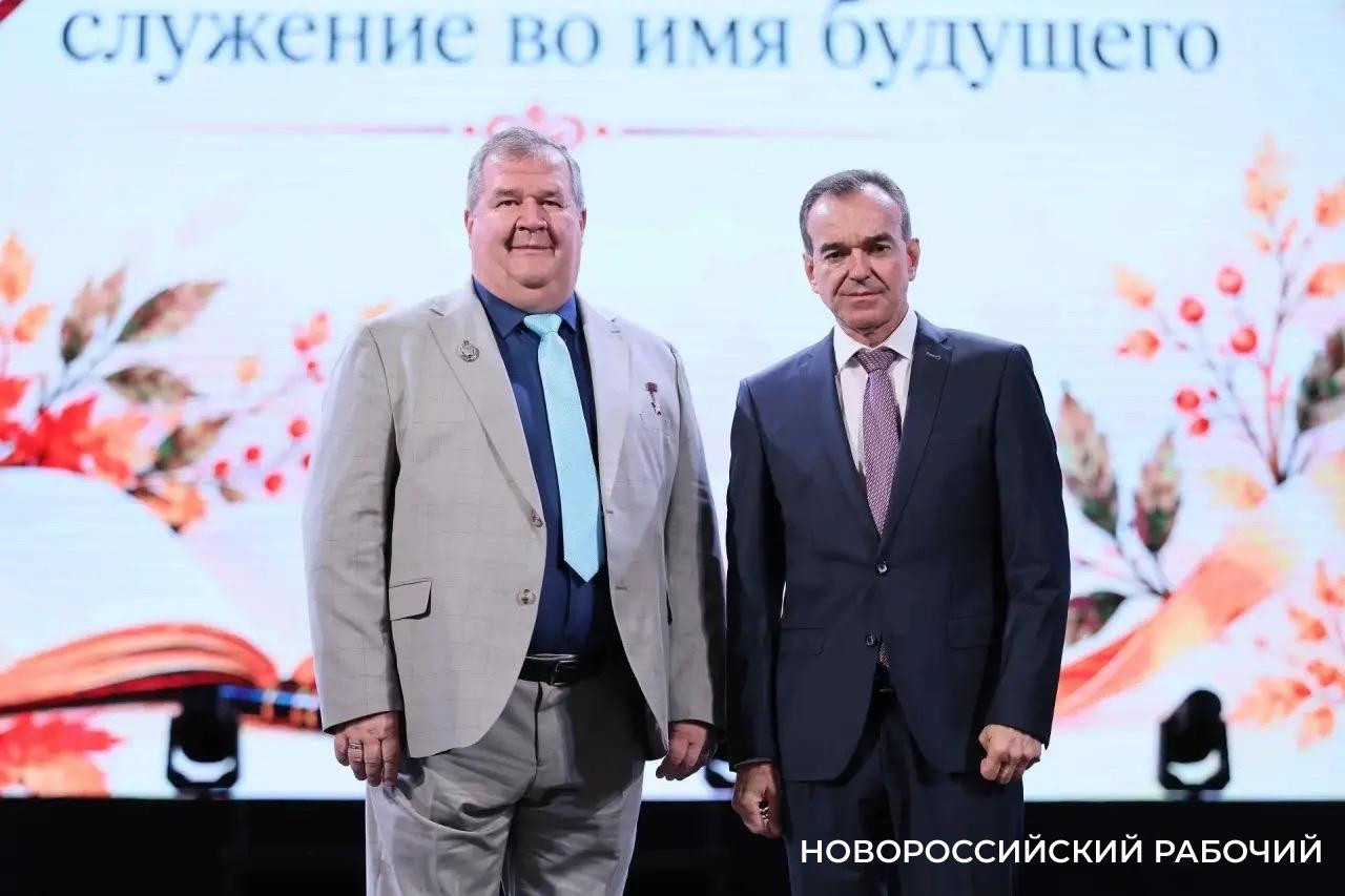 Дмитрий Вехов из Новороссийска стал Заслуженным учителем России: «Среди моих учеников 112 врачей, 12 экологов и 2 педагога»
